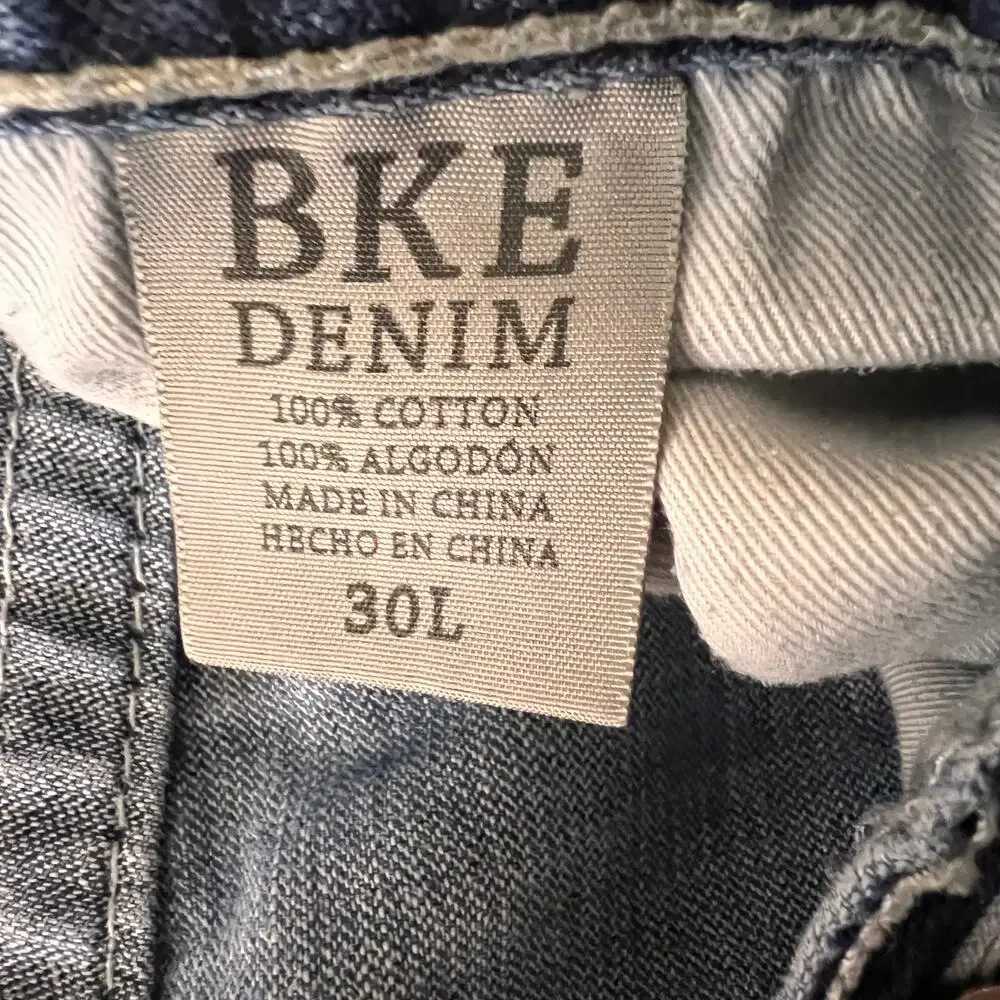 BKE Derek Jeans Mens 30x30 Straight Leg Distressed Medium Wash Denim Buckle